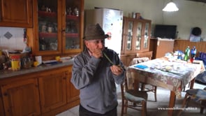 Video 4: Domenico Mastroianni plays the trummetta ‘e cipuđđa [0:05]