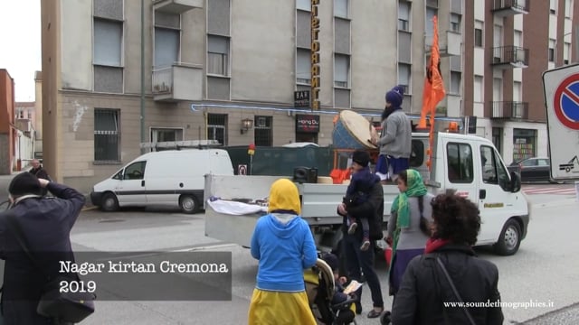Video 2: nagar kirtan. Cremona, April 13, 2019 [0:30].