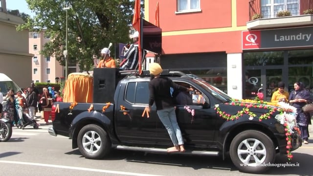 Video 1: nagar kirtan. Brescia, April 20, 2019 [2:03].