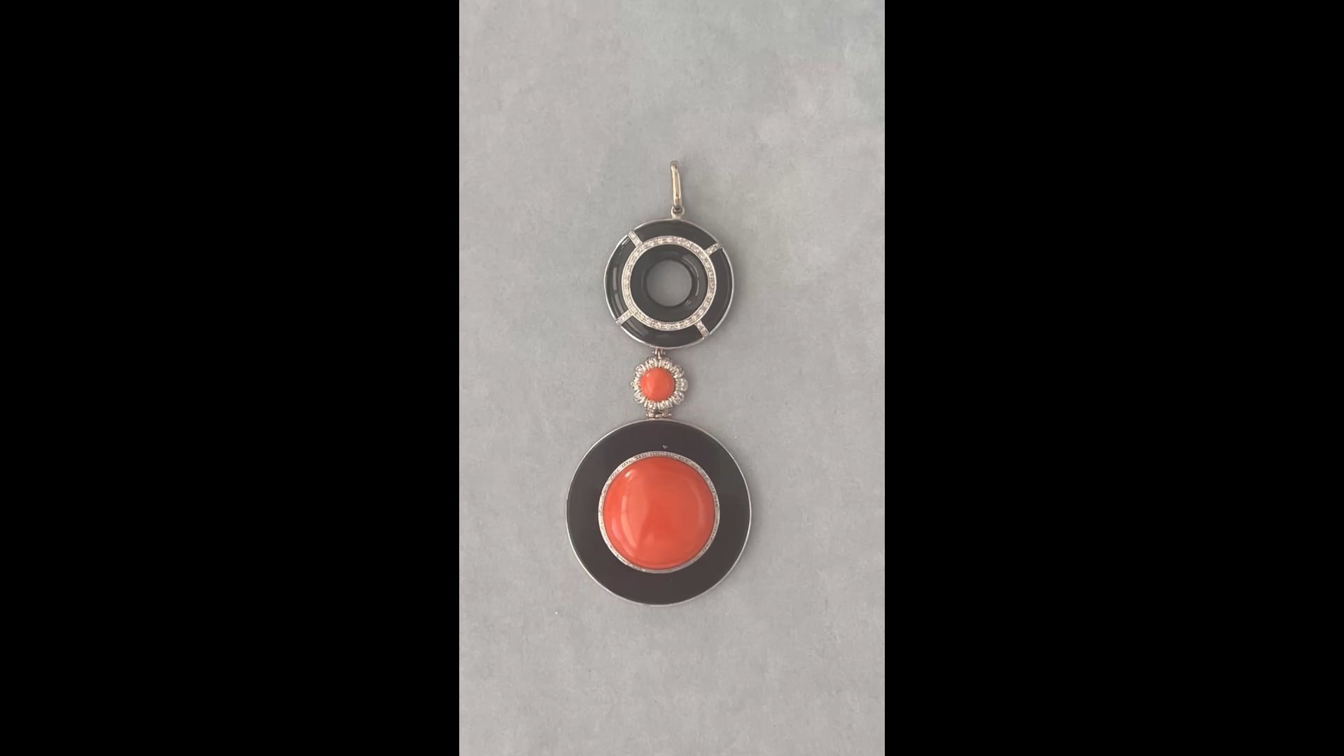 Pendentif En Or Blanc 14 Carats Avec Diamant, Onyx Et Corail - Pièce Unique Et Naturelle