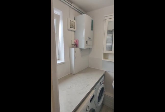 Whole 5 bedroom flat available, Old Street, N1  Main Photo