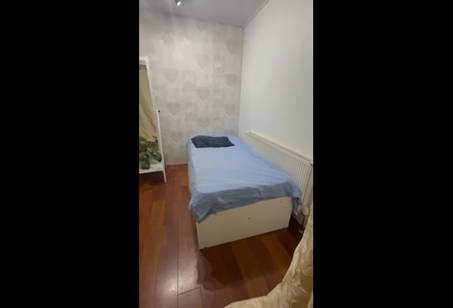 1 Room for rent in Woodford Green  Main Photo