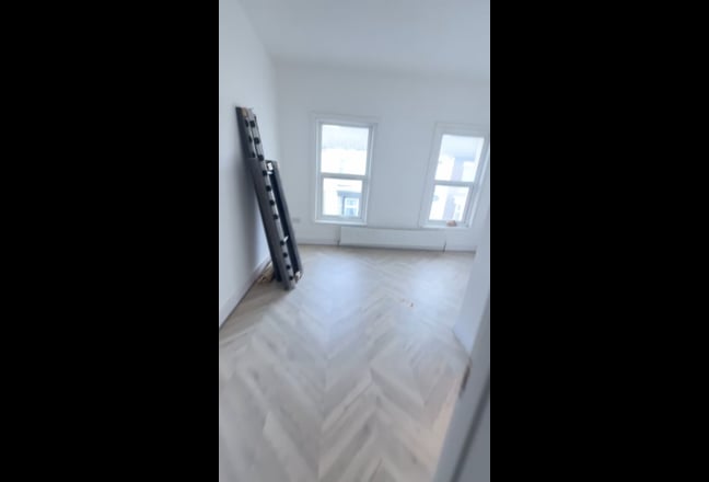 En-suite Rooms in Newly Renovated Home Main Photo
