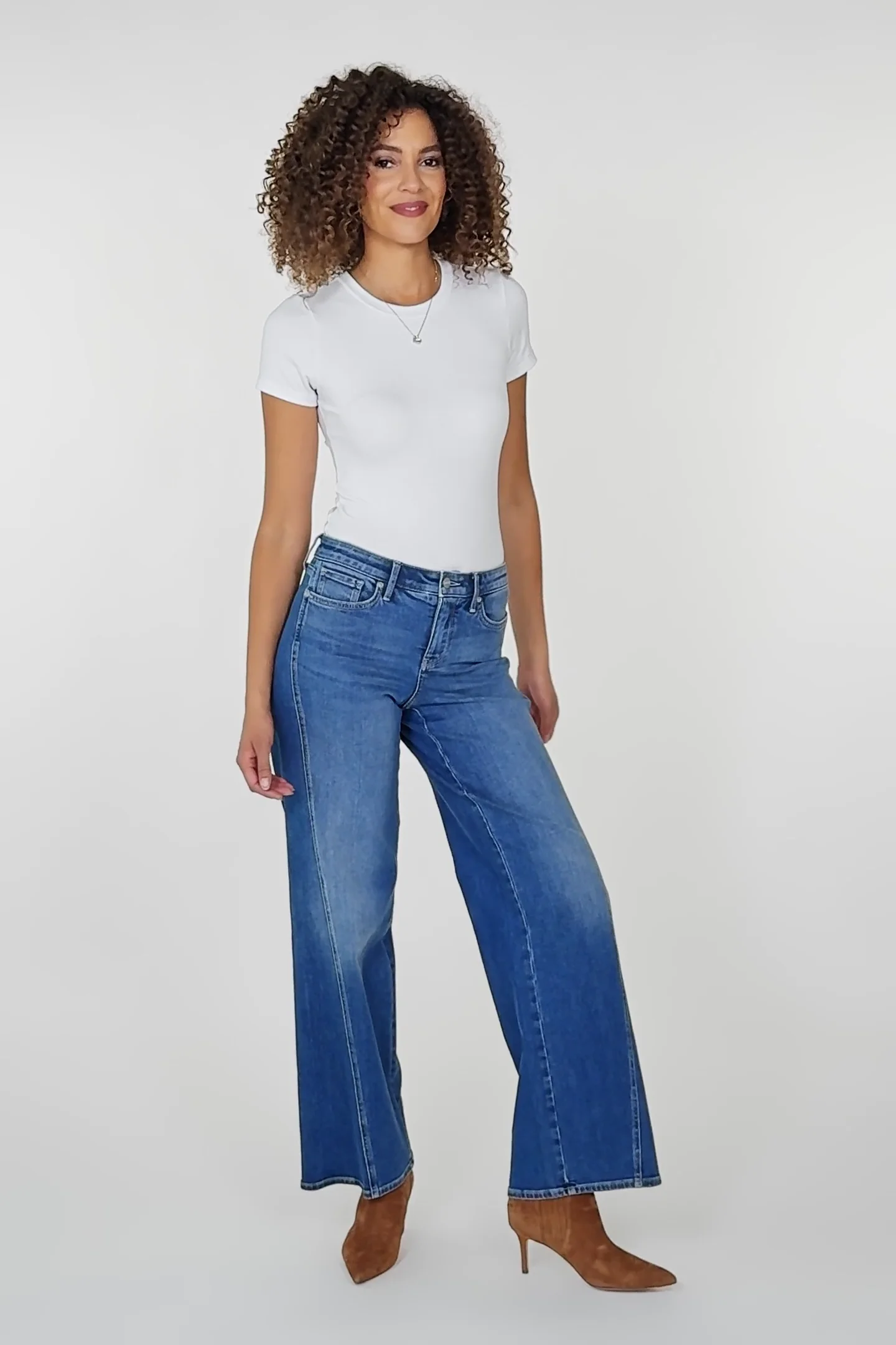 Teresa Wide Leg Jeans With Contoured Seams And 31