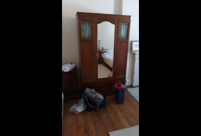 Video 1: 4 poster room