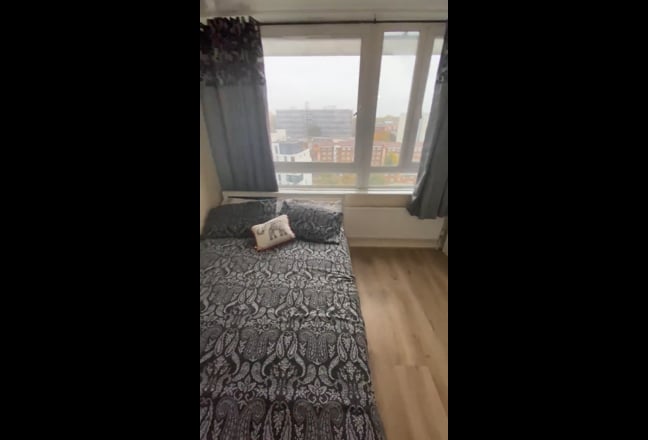 Double Room Available Besides Homerton Station!! Main Photo