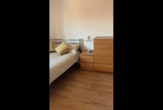 Spacious double ensuite with built in wardrobes Main Photo