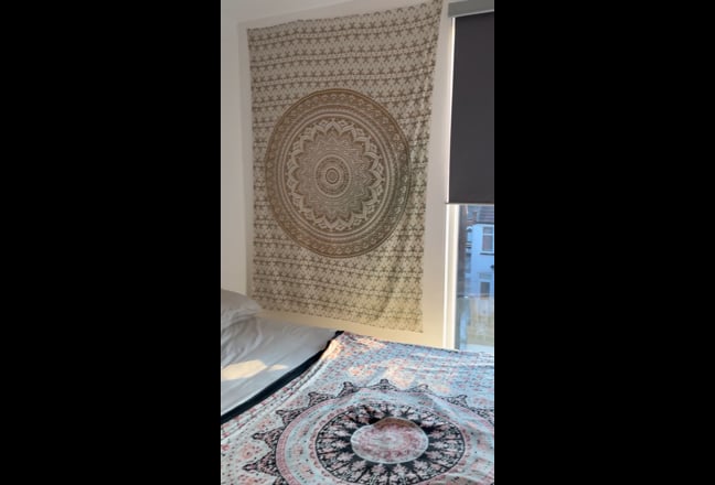  Double  ensuite  bedroom  for  Female non smoker Main Photo