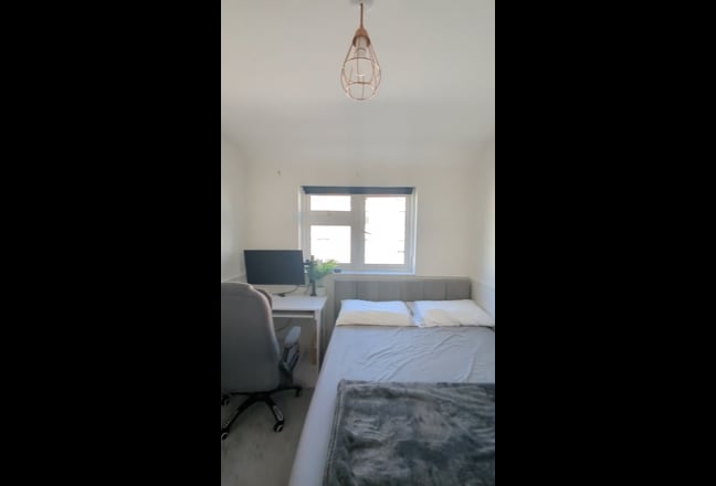 🌟 Bright Double Room in 2BHK Flat – Ruislip (HA4) Main Photo
