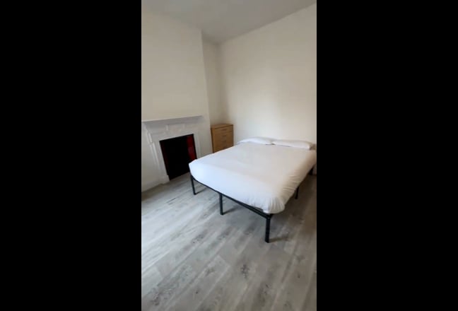 ⭐ Last Room⭐4Bed Flat+ Living Room Move Asap Main Photo