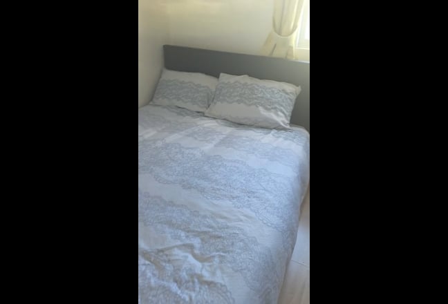 Large spacious room with your own large bathroom  Main Photo
