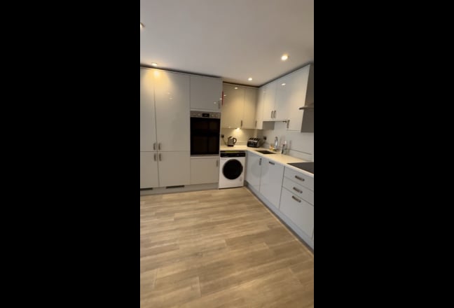6 bedroom house share Hoddesdon  Main Photo