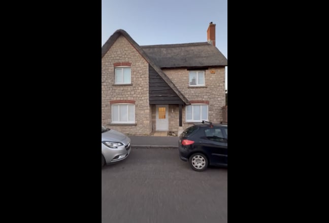Three double size bedroom available. Main Photo