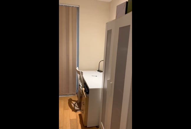  double room to let close MIddlesxe Un  Hendon tub Main Photo
