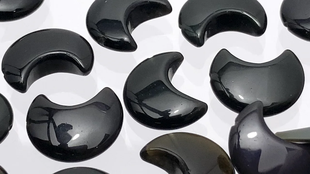 ブラック～レインボーオブシディアン 月モチーフ 4個｜天然石ビーズの