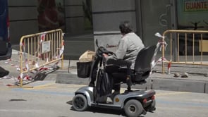 Es reprenen els treballs per millorar l'accessibilitat a voreres i passos de vianants
