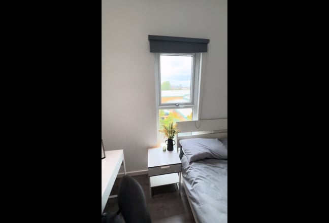 Modern 2 bed apartment, Bills Included Main Photo