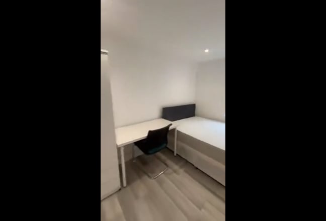 Spacious Room Available - Near UCL (Euston) Main Photo