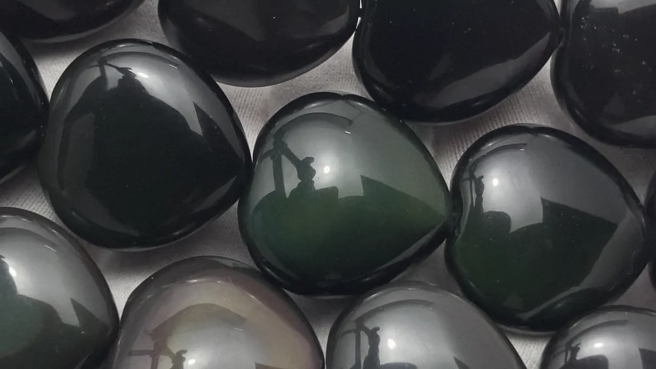 レインボーオブシディアン ハートフラワー レインボーオブシディアン ハート型 | ハート型 | Crystals by