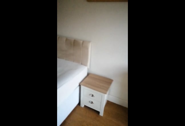 New room with ensuite bathroom Main Photo