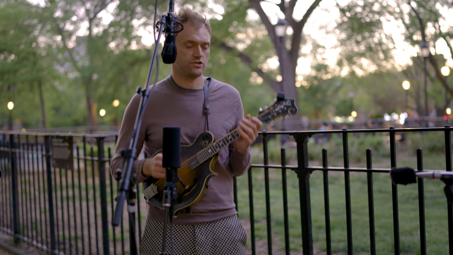 CHRIS THILE - Partita No. 3 in E major III. J.S Bach