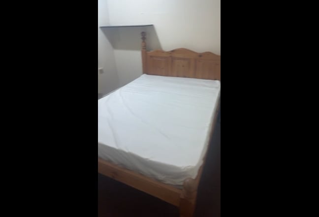  Large double bedrooms in Golden Triangle house Main Photo