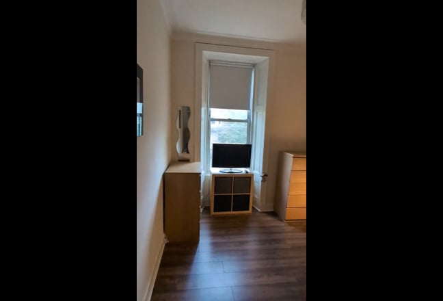 Large Double Room for rent near Glasgow University Main Photo
