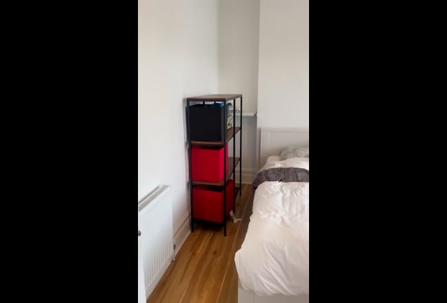 Kingsize Room in Woodford Main Photo