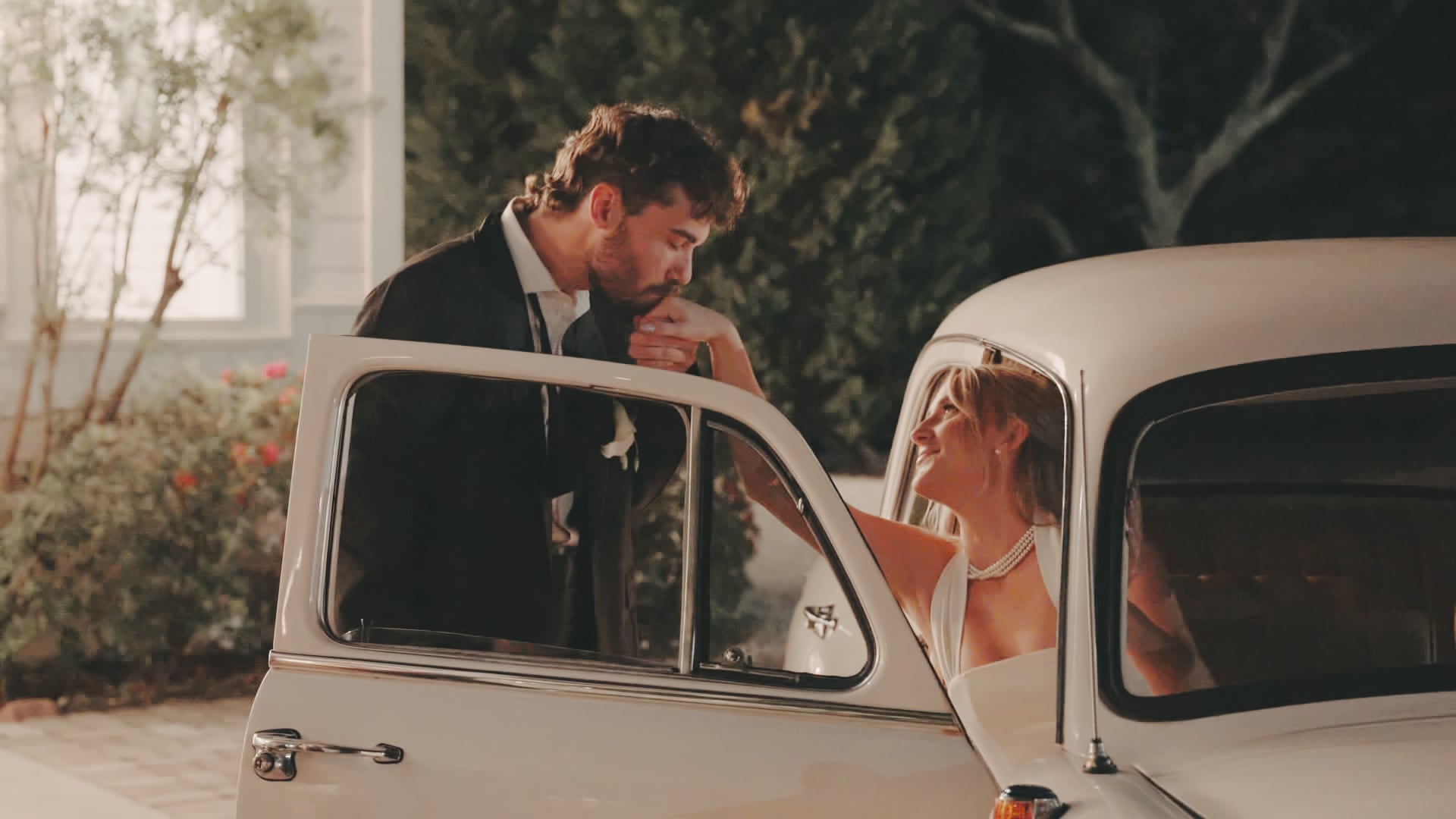 Ally and Bennett | Chapel By The Sea