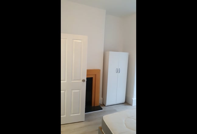Single and double bedrooms near Sidcup station Main Photo