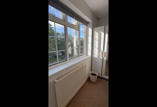 Sunny double room available  Main Photo