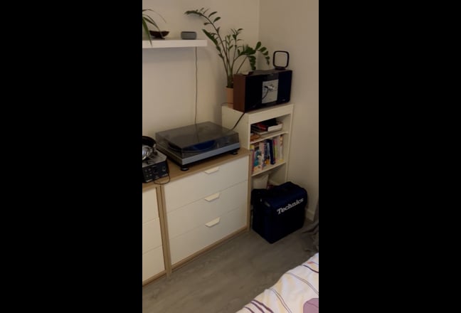 Video 1: Living room with en-suite balcony