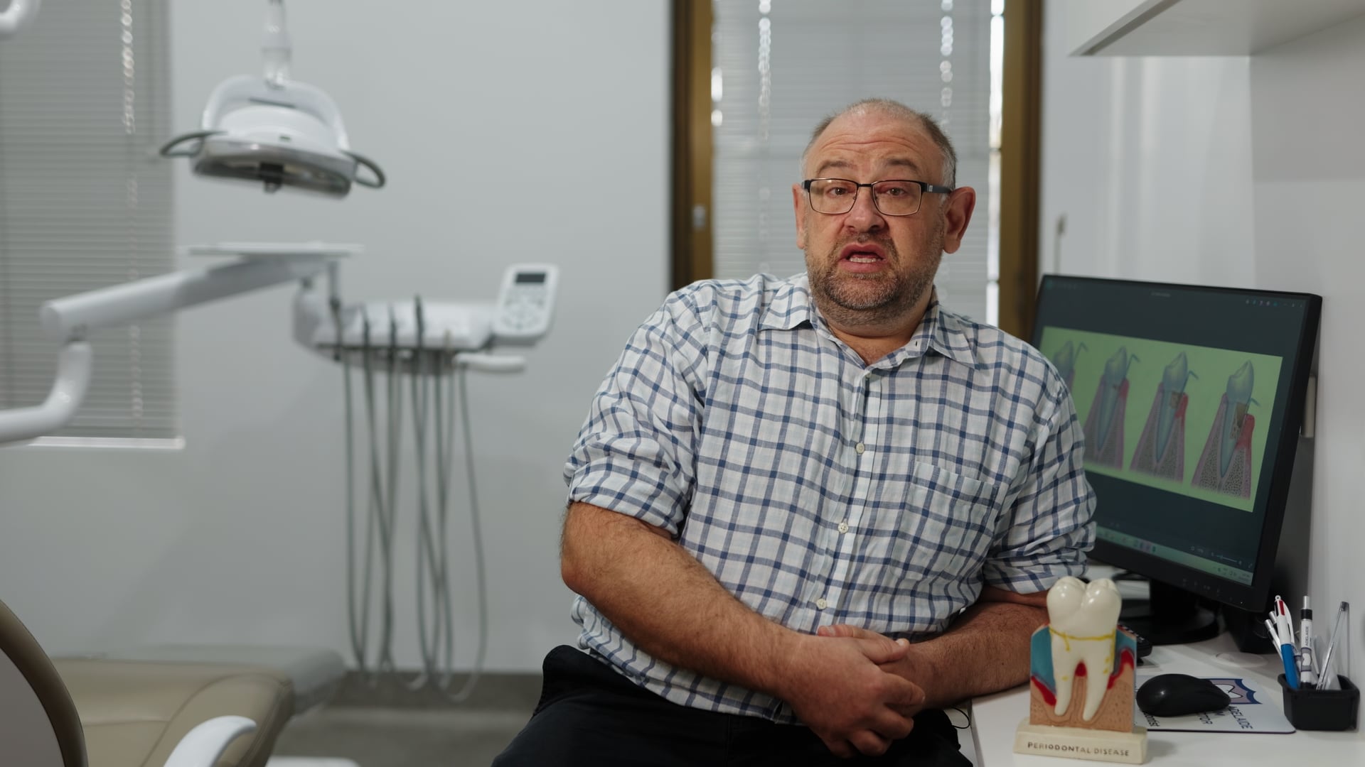 Gum Doctor Dr Leo (Implants)