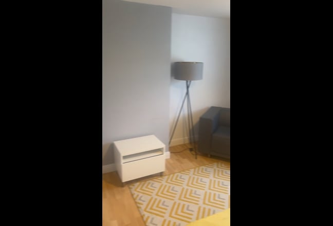 Couples Welcome Double Room Available  Main Photo