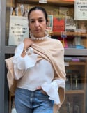 Vídeo: Poncho para invitada color crema