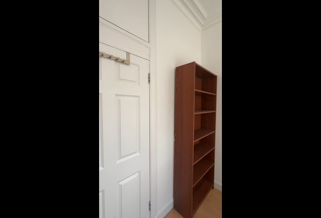 1 room in 3 bed flat to let Main Photo