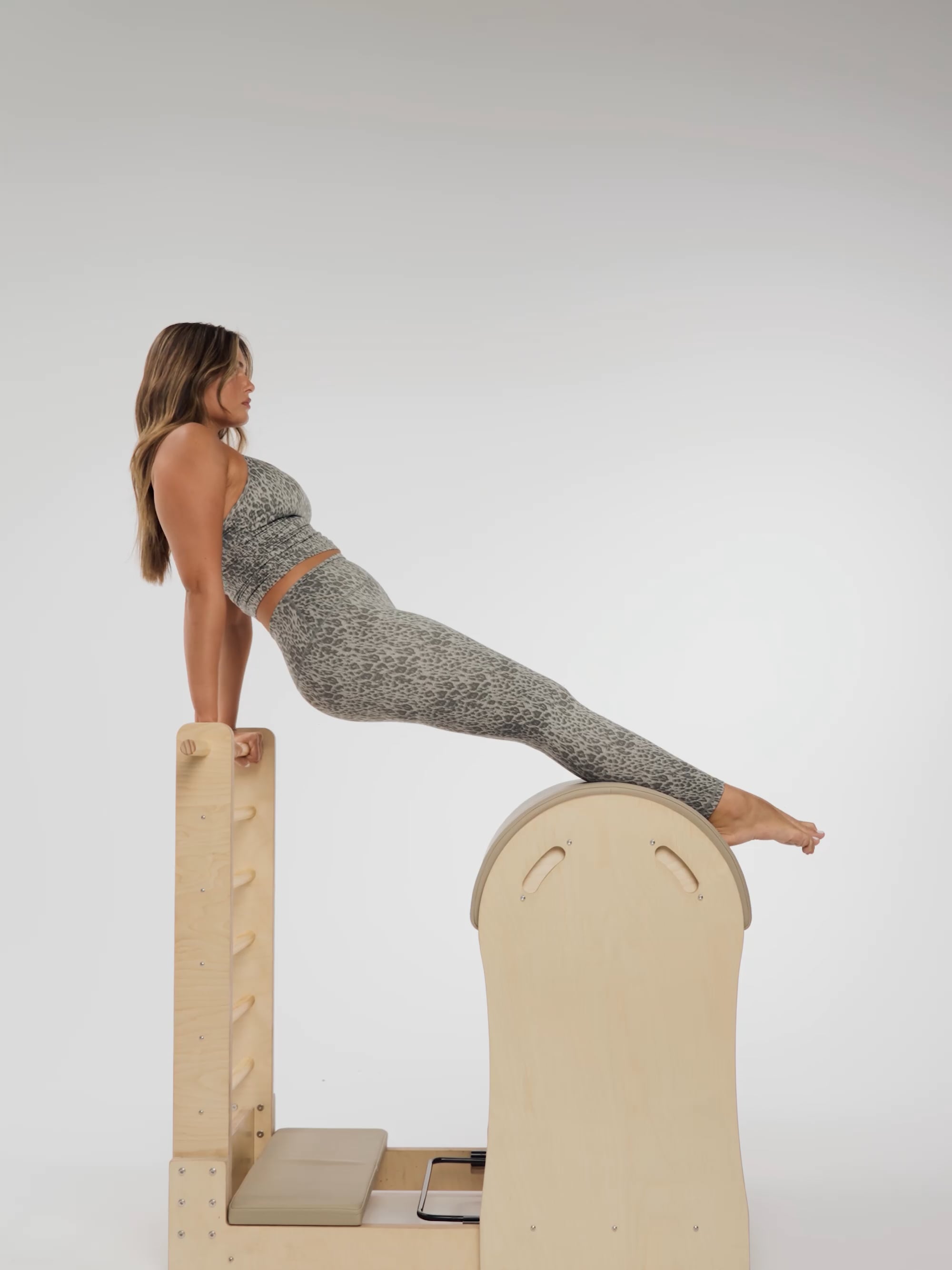 גופייה עם כיווצים וחזייה מובנית מבד ilios