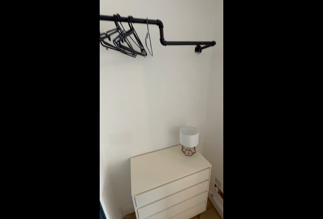 📍 Central Aldershot Double Room | Stylish Home Main Photo