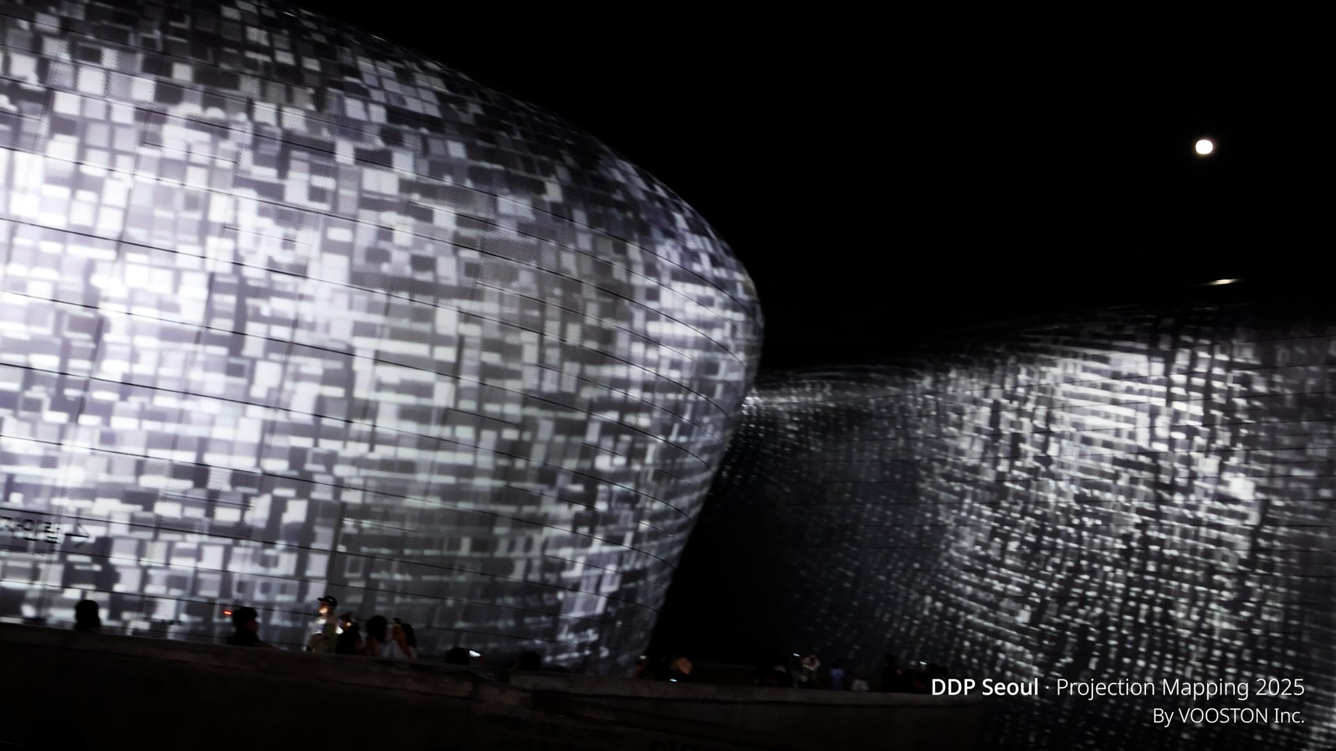 Ethereal Flow_DDP Seoul light 2025