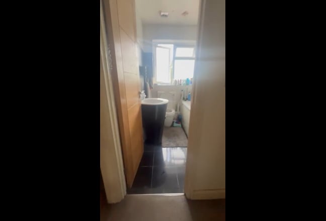 Double room in friendly house share! Main Photo