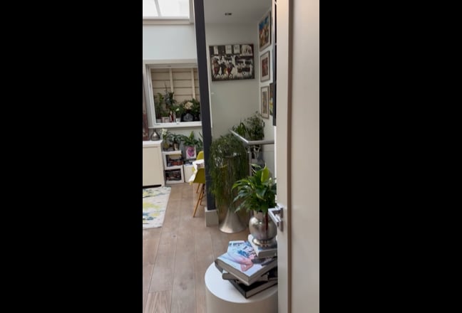 Modern double room in central Richmond Main Photo
