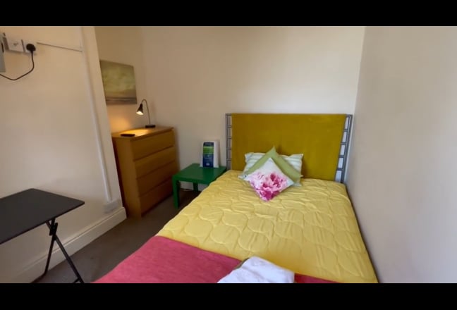 All female house w ensuite room SN1 £650/m 10 Sep Main Photo