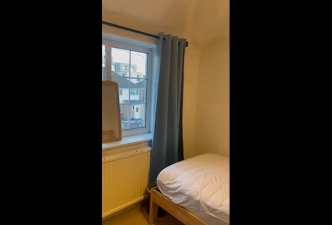 Single room available for rent  Main Photo