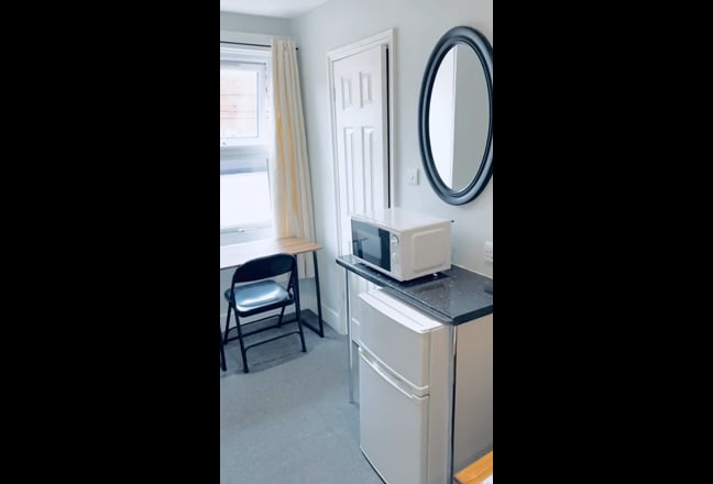 Video 1: large double ensuite room