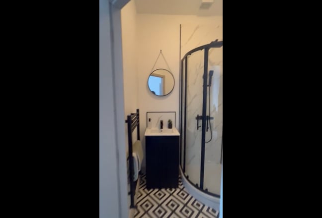 Video 1: Room 1 With Ensuite