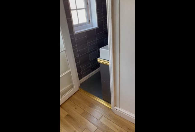 Spacious En-suite Double Rooms at Good Location Main Photo