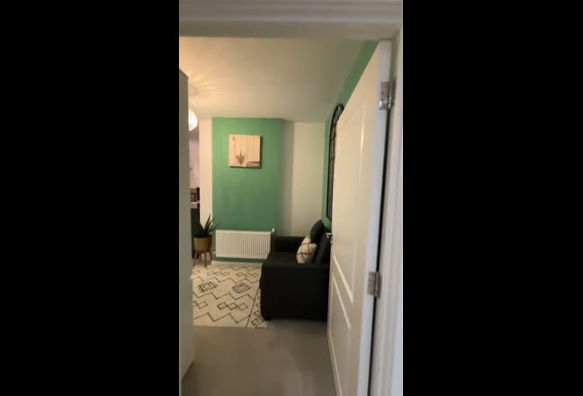 Luxurious ensuite near canary wharf Main Photo