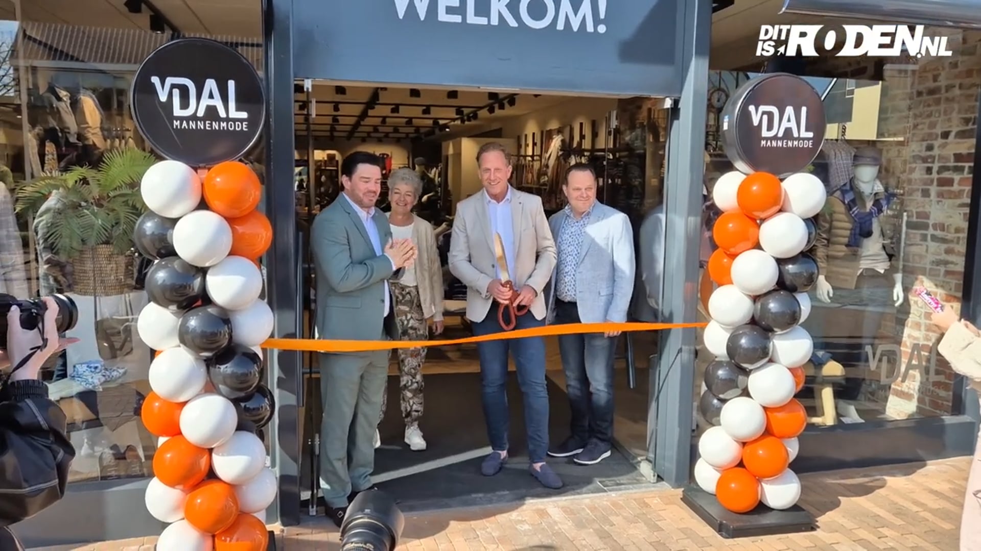 Officiële opening Van Dal mannenmode door Rintje Ritsma.