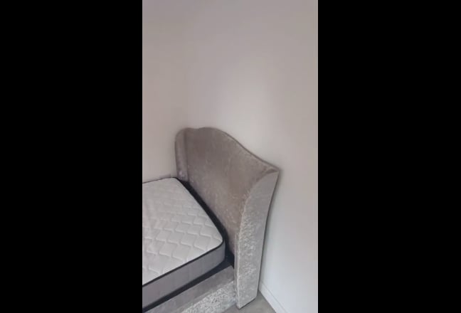 Luxury Double Room with Ensuite Bathroom and clean Main Photo