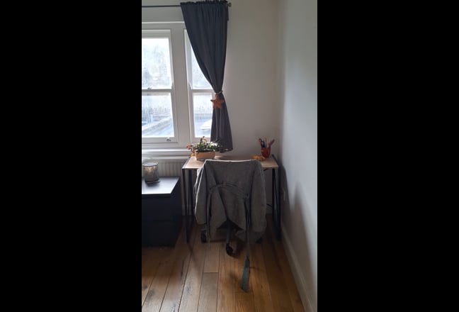 Spacious room availble for rent on Harrow Road Main Photo